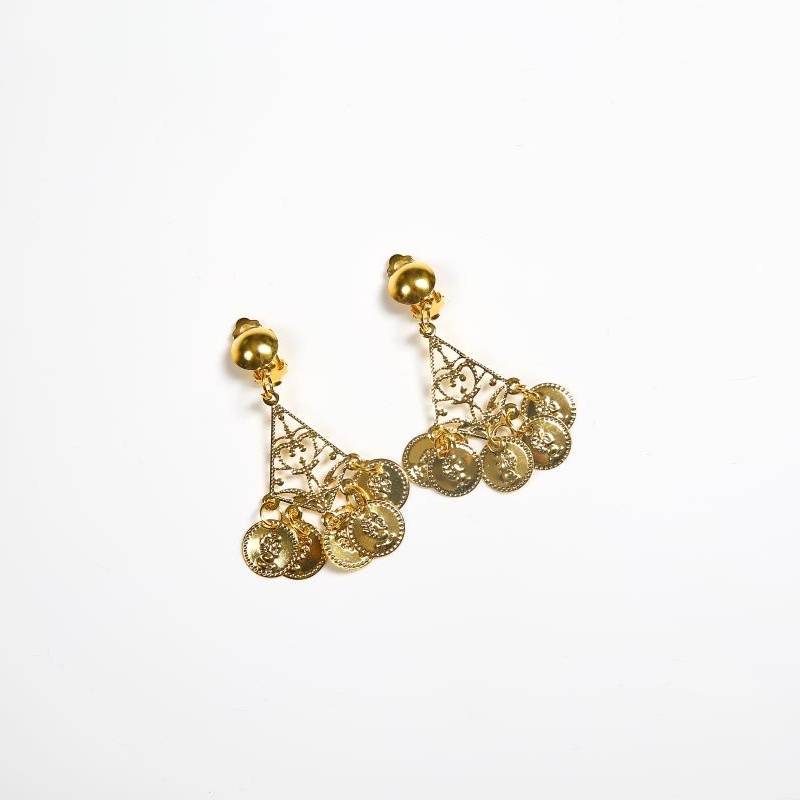 Strap earring